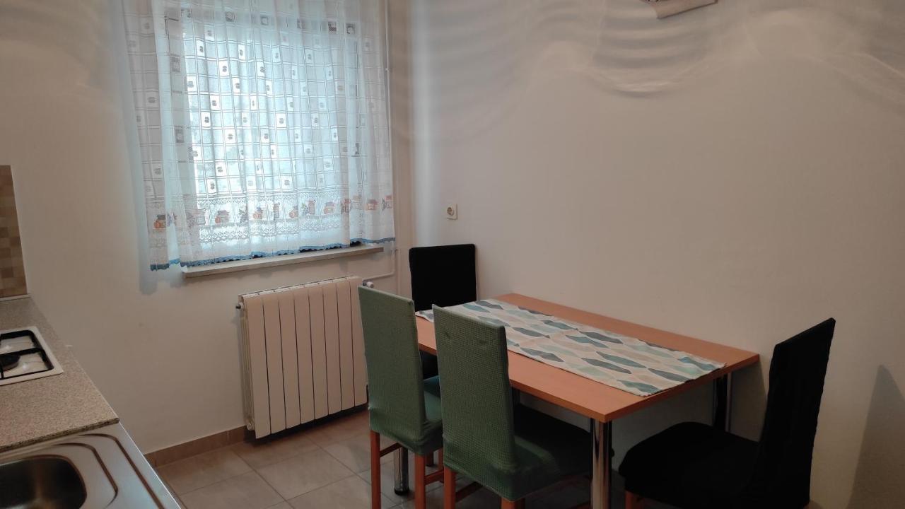 App Karmen With Free Parkig Daire Poreč Dış mekan fotoğraf