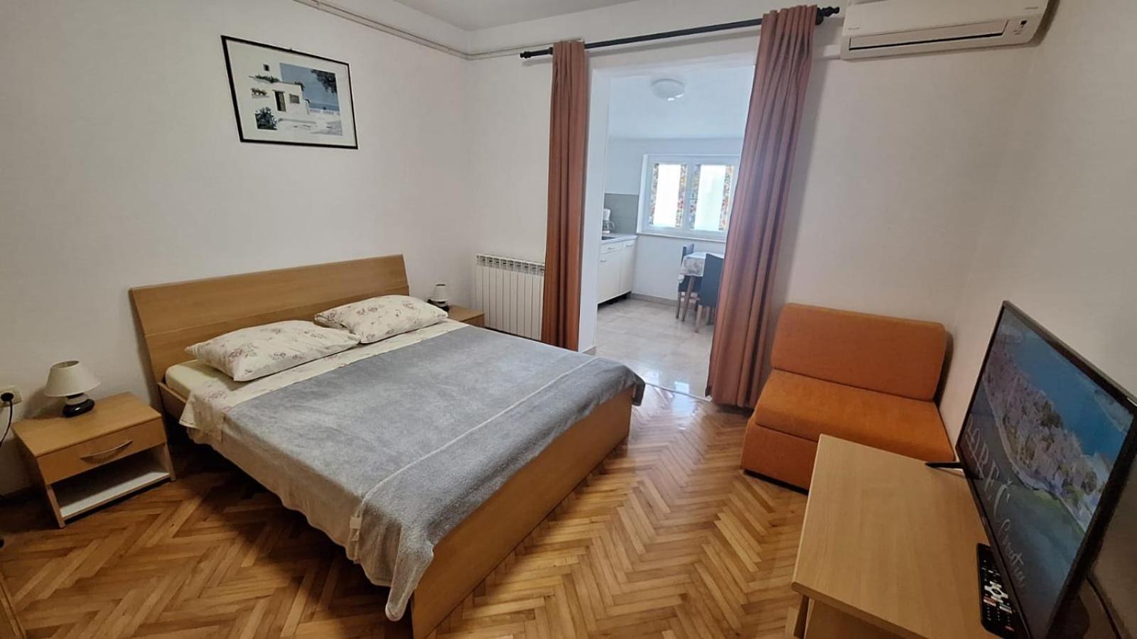 App Karmen With Free Parkig Daire Poreč Dış mekan fotoğraf