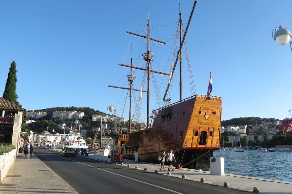 App Karmen With Free Parkig Daire Poreč Dış mekan fotoğraf