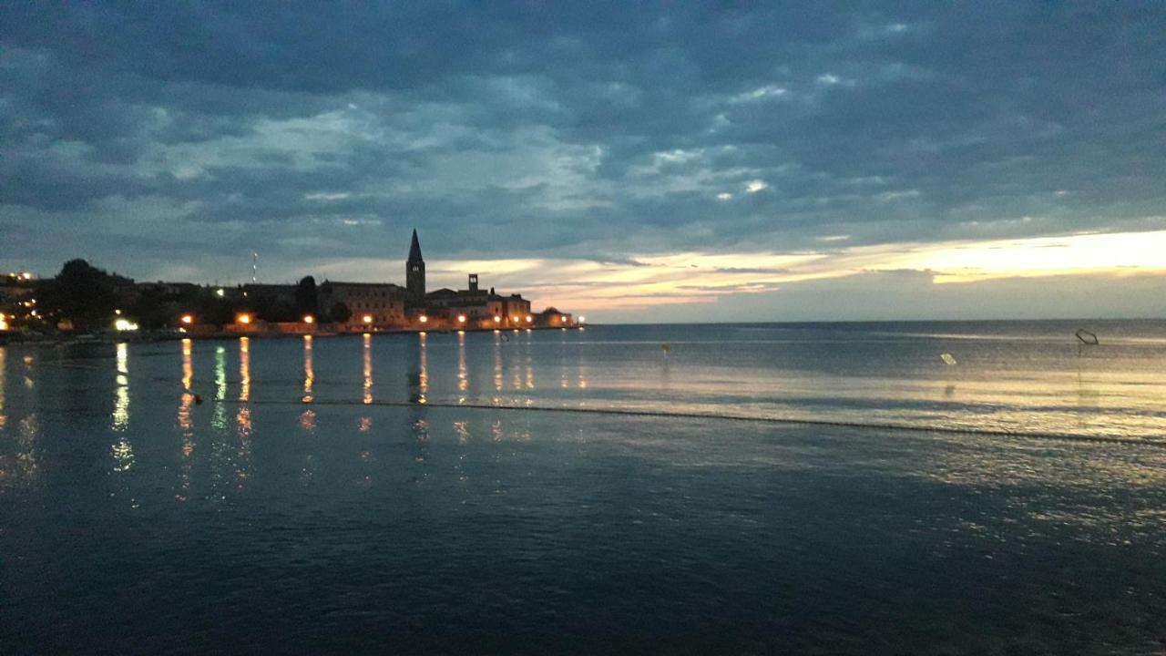 App Karmen With Free Parkig Daire Poreč Dış mekan fotoğraf